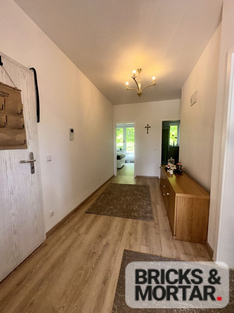 Immobilienangebot - Dresden - Alle - tolle 2 Zimmer Penthousewohnung in beliebten Stadtteil Bühlau!
