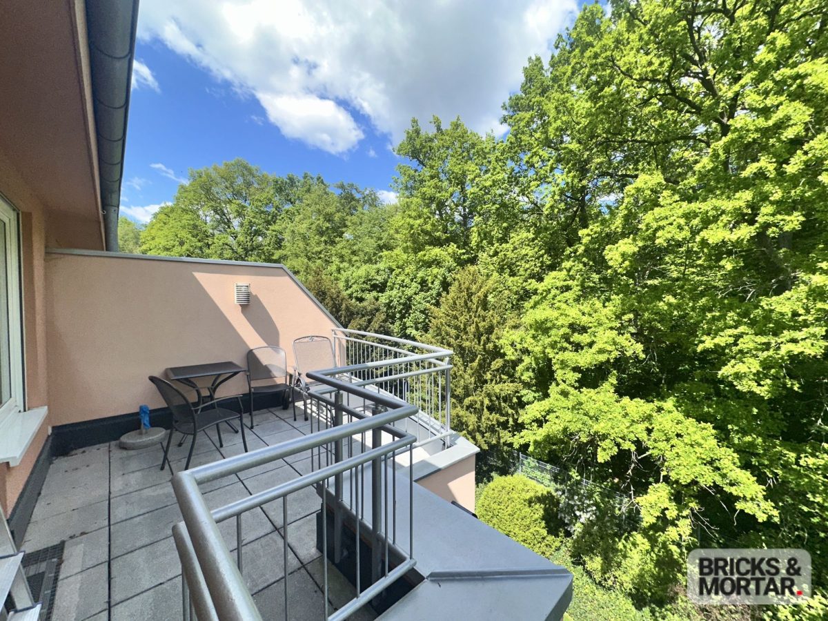 Immobilienangebot - Dresden - Alle - tolle 2 Zimmer Penthousewohnung in beliebten Stadtteil Bühlau!