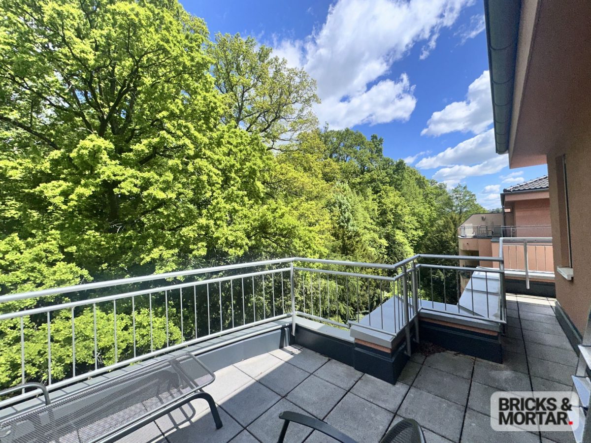 Immobilienangebot - Dresden - Alle - tolle 2 Zimmer Penthousewohnung in beliebten Stadtteil Bühlau!