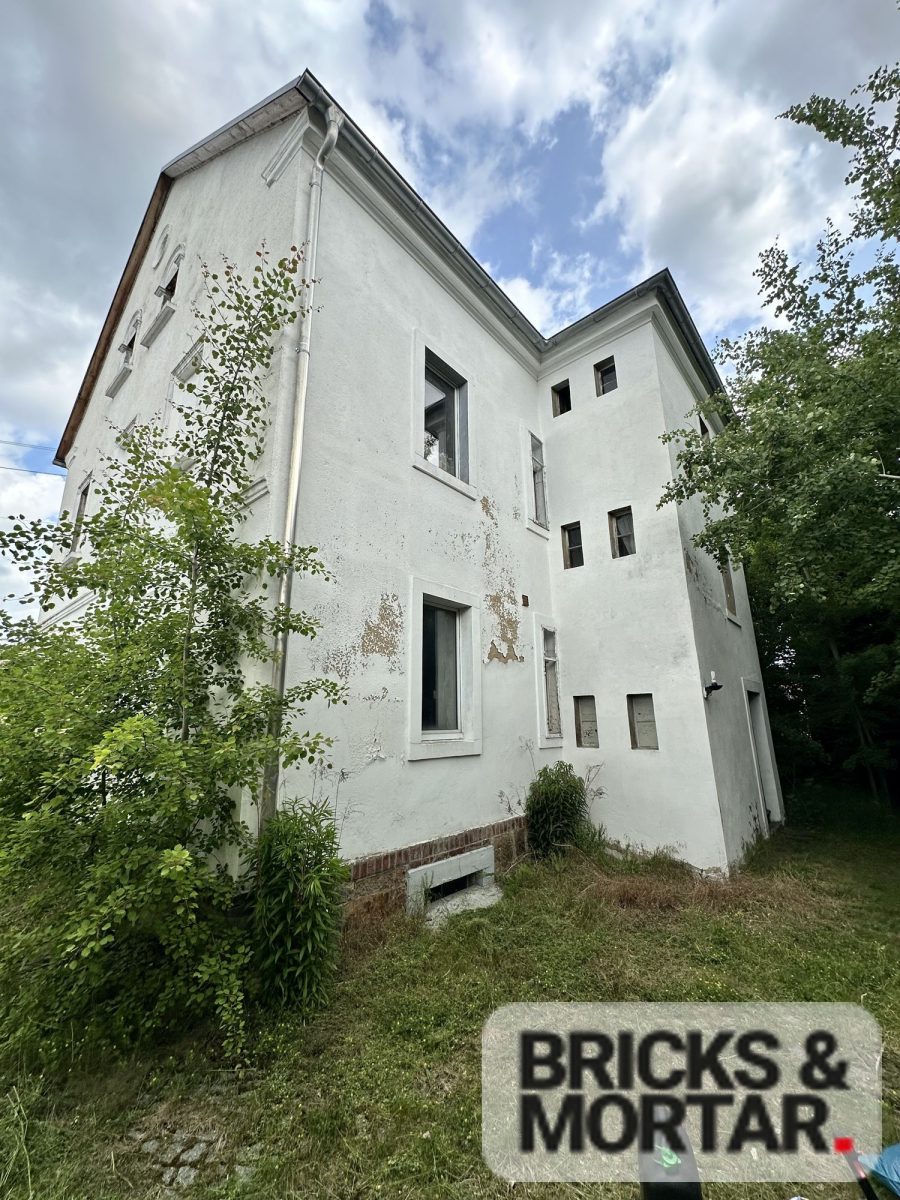 Immobilienangebot - Pulsnitz - Alle - +++ Mehrfamilienhaus zum Sanieren in zentraler Lage von Pulsnitz +++