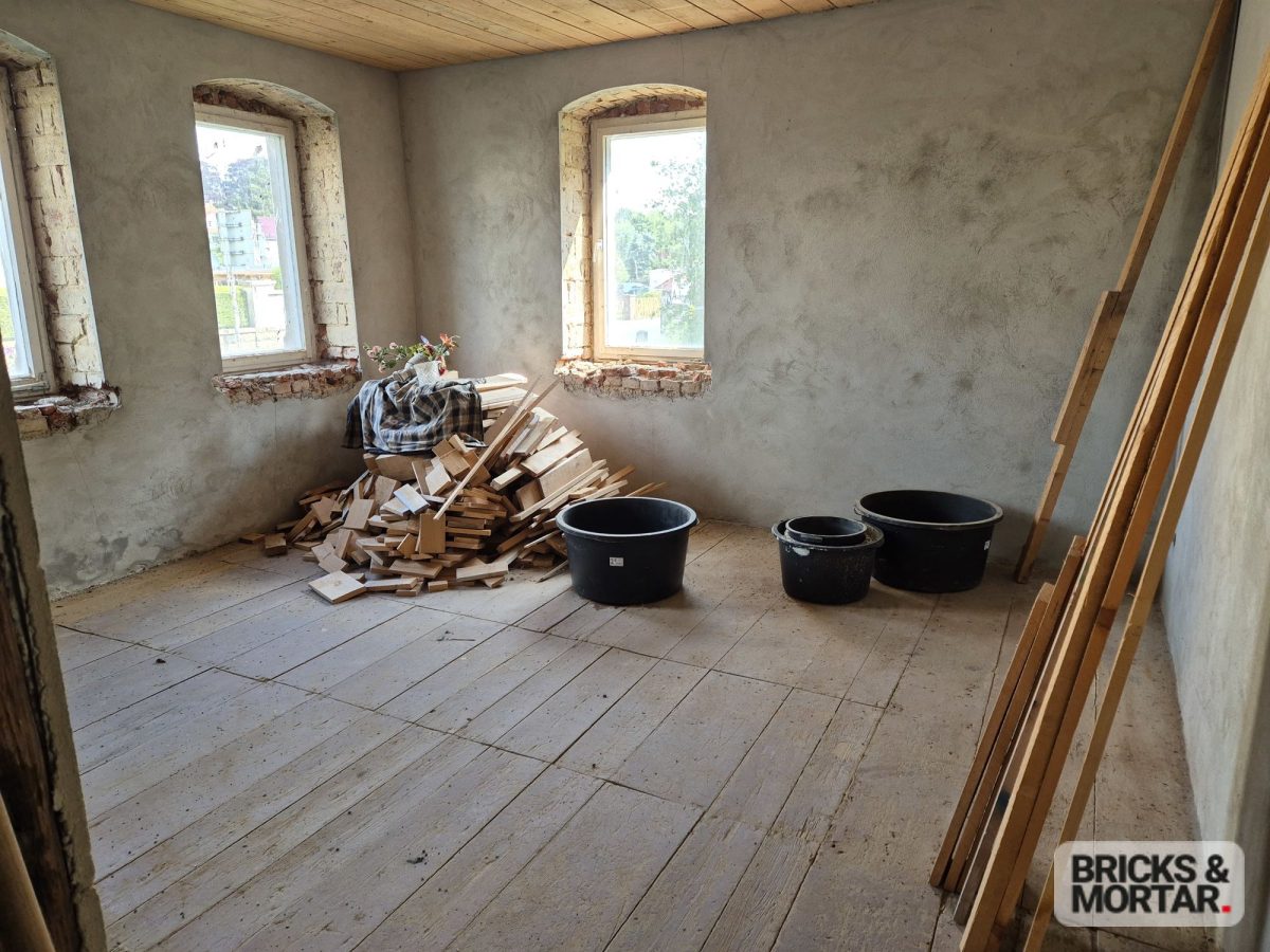 Immobilienangebot - Pulsnitz - Alle - +++ Mehrfamilienhaus zum Sanieren in zentraler Lage von Pulsnitz +++