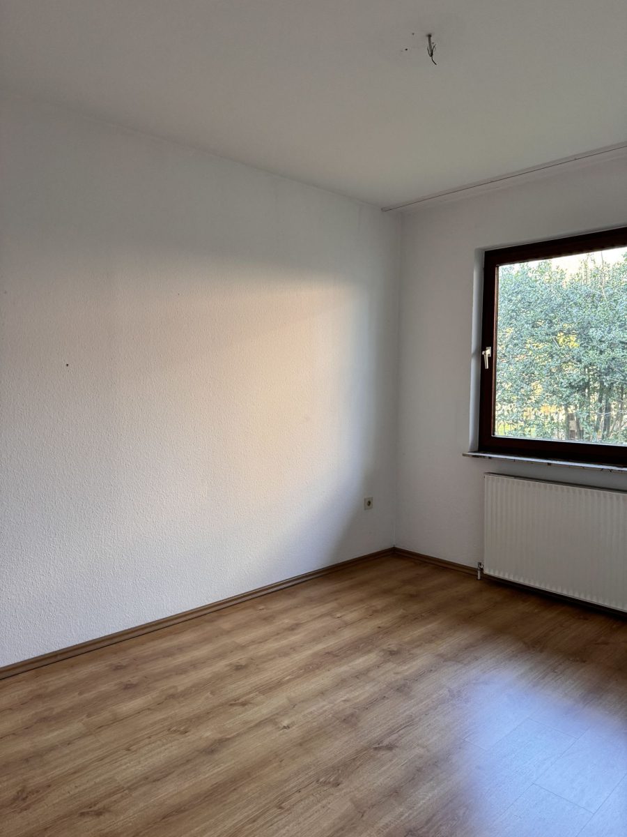 Immobilienangebot - Varel - Alle - **Varel** 
gepflegter Bungalow mit Ausbaureserve -
-Ebenerdiges Wohnen - zentrumsnah