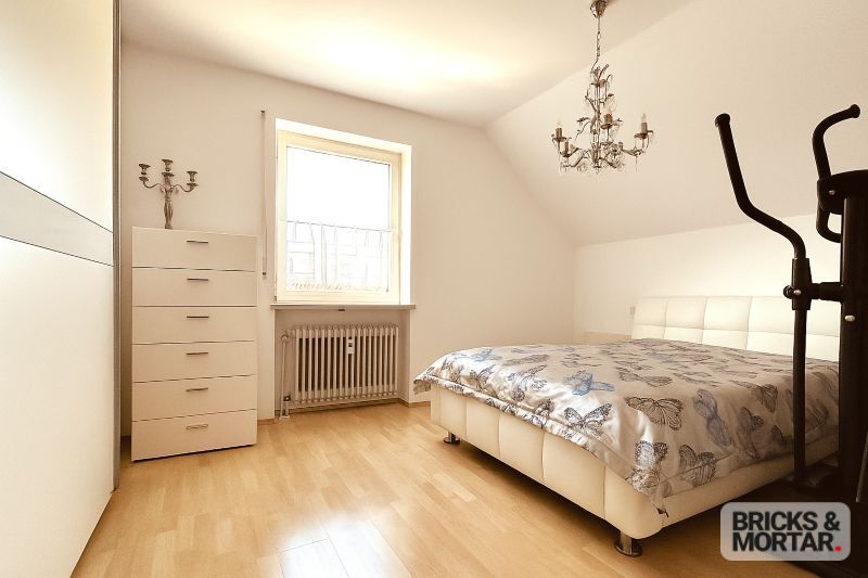 Immobilienangebot - Augsburg / Lechhausen - Alle - TOP-gepflegte 3,5 ZKB Maisonette mit Loggia und TG-Stellplatz - ruhige Wohnlage - Lechnähe-