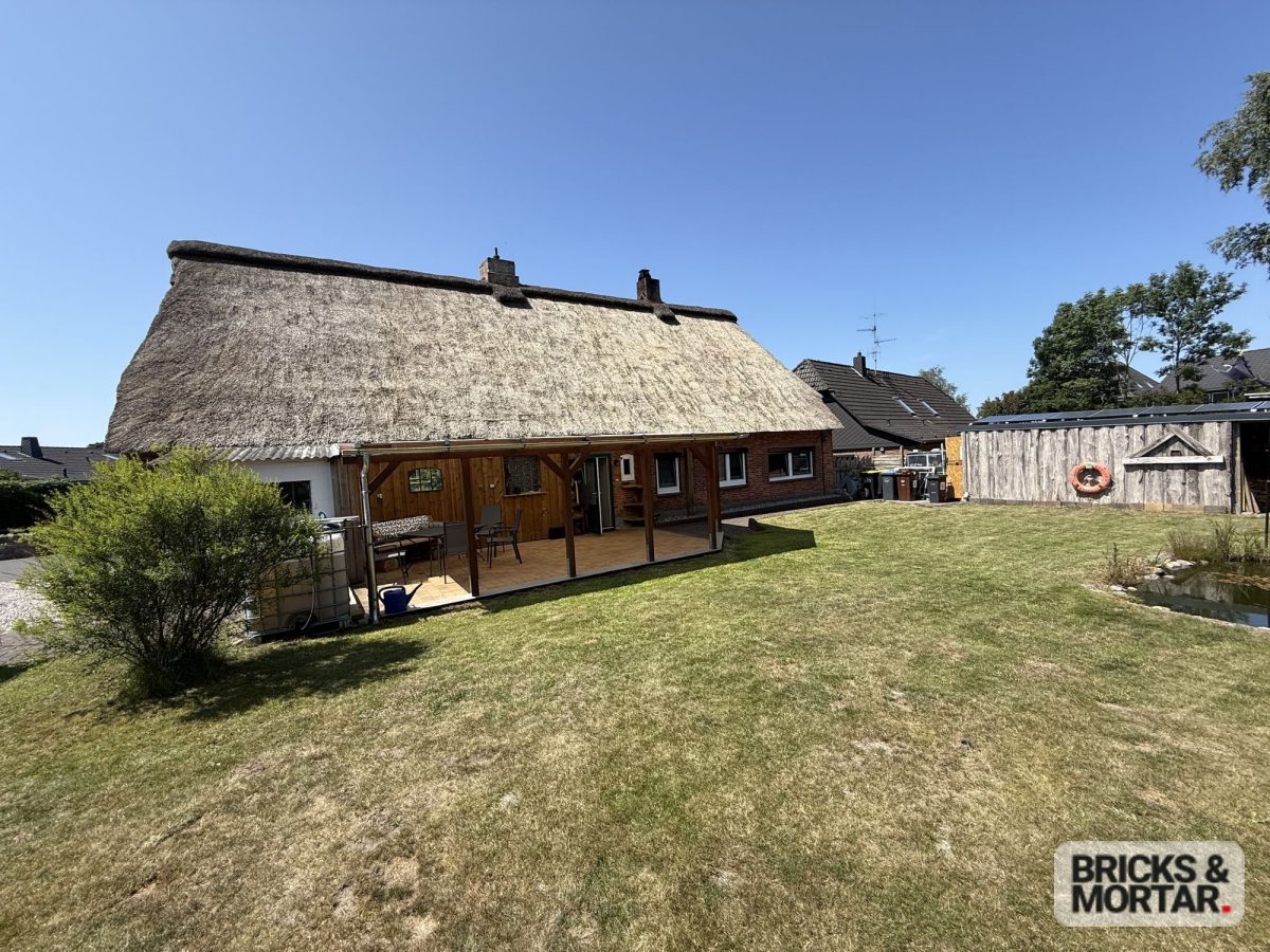 Immobilienangebot - Hohn - Alle - Wohnen auf einer Ebene unter Reet