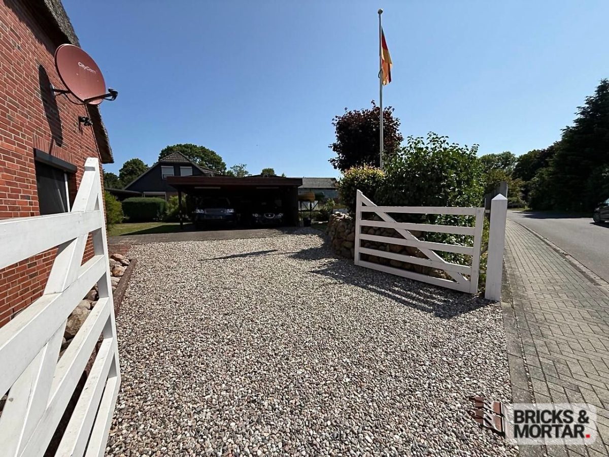 Immobilienangebot - Hohn - Alle - Wohnen auf einer Ebene unter Reet