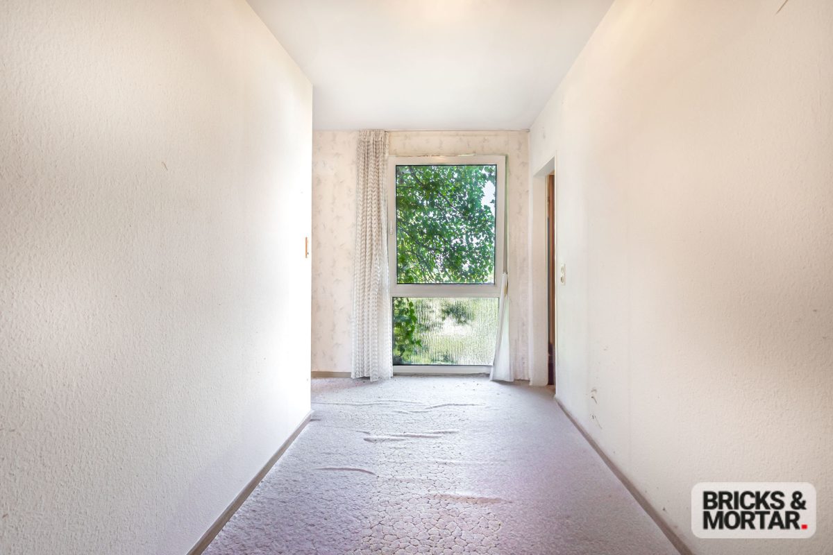 Immobilienangebot - Nürnberg - Alle - Großzügiges Reiheneckhaus in Nürnberg-Katzwang mit Sanierungsbedarf
