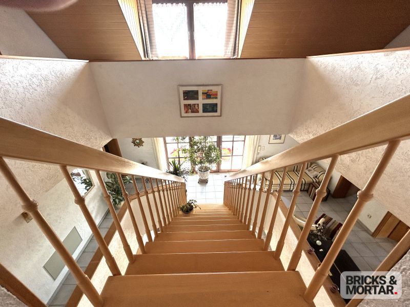 Immobilienangebot - Diedorf / Anhausen - Alle - Großzügiges, lichtdurchflutetes Einfamilienhaus in ruhiger Wohnlage  -außergewöhnliche Architektur-