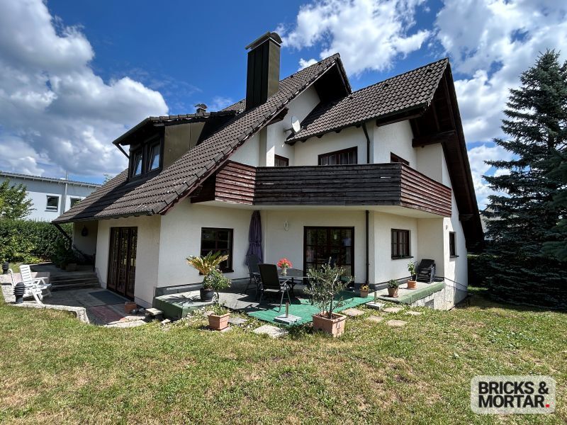 Immobilienangebot - Diedorf / Anhausen - Alle - Großzügiges, lichtdurchflutetes Einfamilienhaus in ruhiger Wohnlage  -außergewöhnliche Architektur-