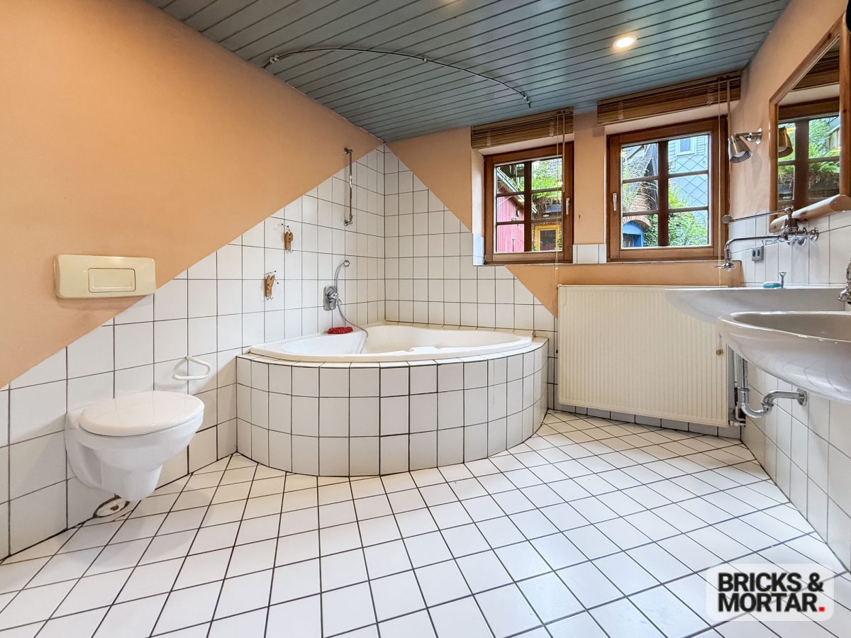 Immobilienangebot - Kaufungen - Alle - Historisches Fachwerkhaus direkt an der Losse
