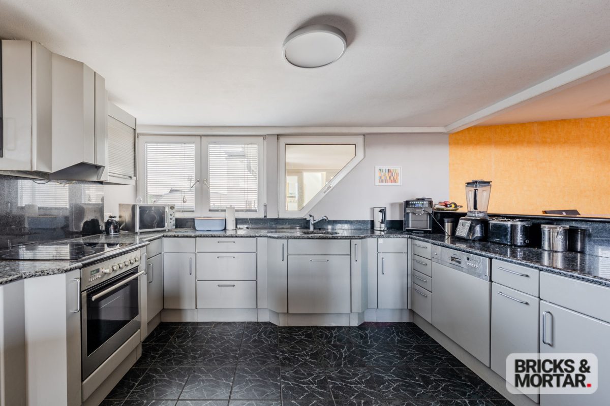 Immobilienangebot - Berlin - Alle - Über den Dächern von Charlottenburg:
4-Zimmer-Wohntraum 
im historischen Altbau 
nahe Savignyplatz