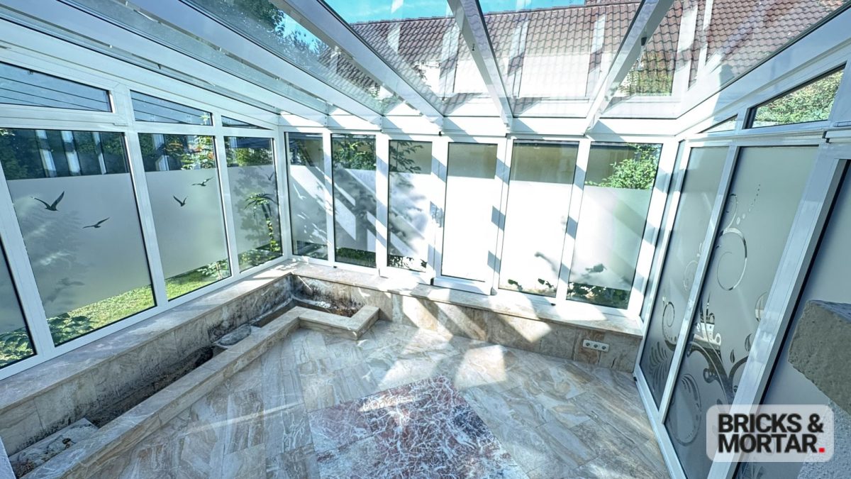 Immobilienangebot - Wehringen - Alle - Einfamilienhaus mit Charme, einem großem Garten und einer Garage im Untergeschoß