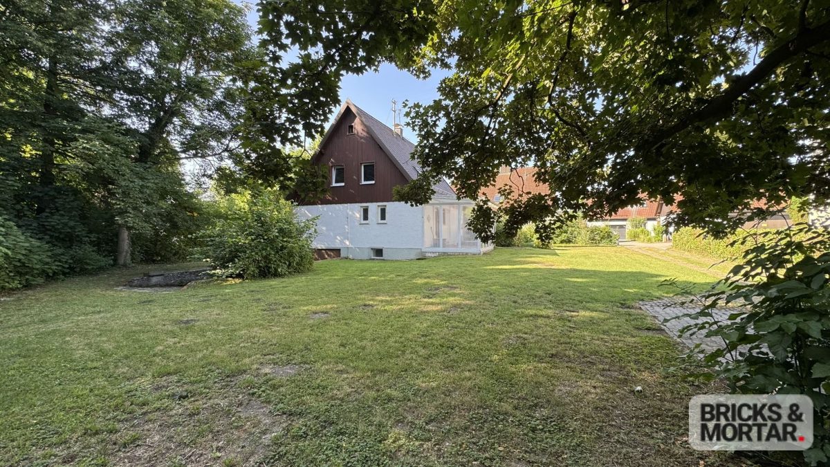 Immobilienangebot - Wehringen - Alle - Einfamilienhaus mit Charme, einem großem Garten und einer Garage im Untergeschoß