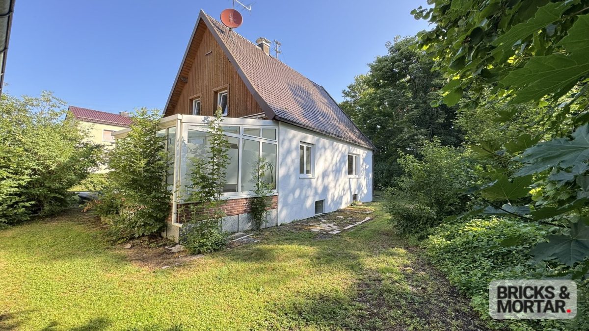Immobilienangebot - Wehringen - Alle - Einfamilienhaus mit Charme, einem großem Garten und einer Garage im Untergeschoß