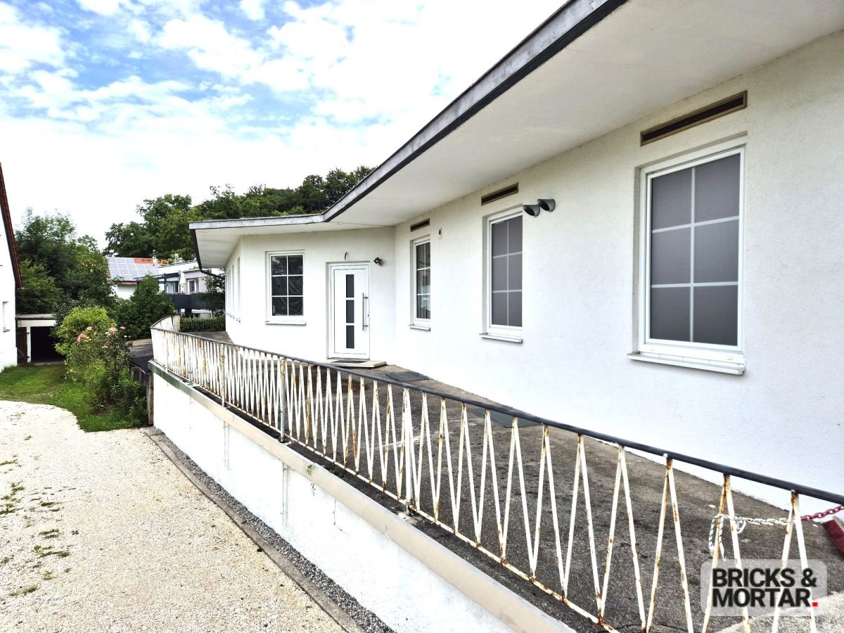 Immobilienangebot - Altenmarkt an der Alz - Alle - ***Individuell wohnen auf 112,5m² – Umbaufähiges Objekt mit Terrasse & Stellplätzen***