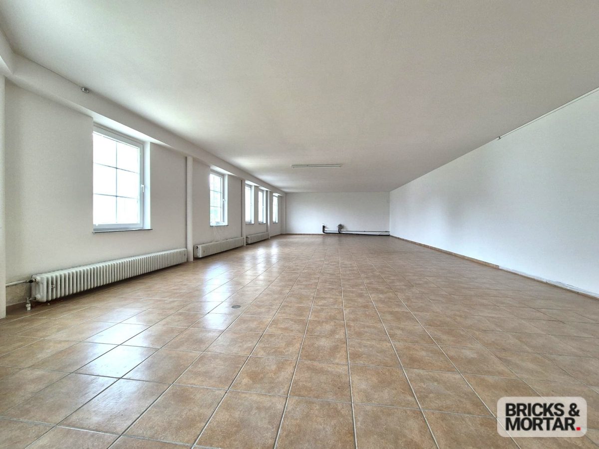 Immobilienangebot - Altenmarkt an der Alz - Alle - ***Individuell wohnen auf 112,5m² – Umbaufähiges Objekt mit Terrasse & Stellplätzen***