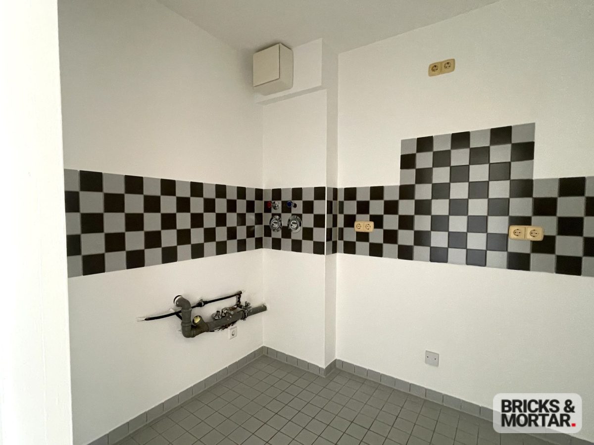 Immobilienangebot - Leipzig / Leutzsch - Alle - Modernisierte Maisonettewohnung mit 2 Balkonen und optinaler Tiefgaragenstellplatz
