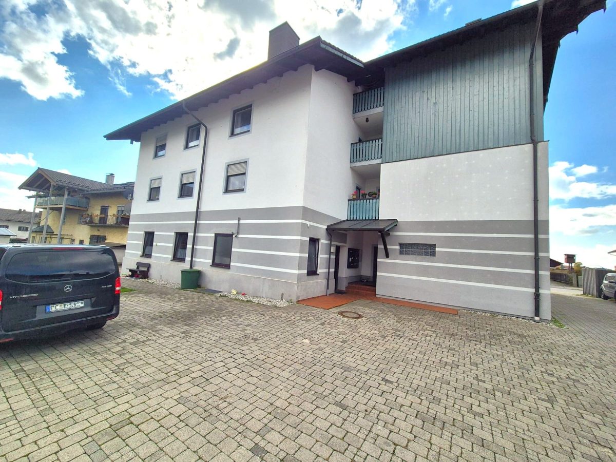 Immobilienangebot - Halfing - Alle - *Gepflegte 2-Zimmer-Wohnung mit Stellplatz und Kellerabteil – ideal für Kapitalanleger*
