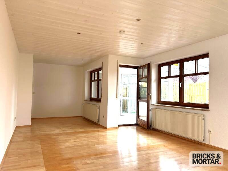 Immobilienangebot - Untermeitingen - Alle - Charmante 3-Zimmer-Wohnung mit Wintergarten und Gartenanteil, ruhige Lage, TG-Stellplatz vorhanden