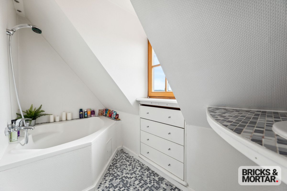 Immobilienangebot - Altdorf bei Nürnberg - Alle - Historischer Charme trifft auf flexible Nutzung – Zwei getrennte Wohneinheiten in Altdorf