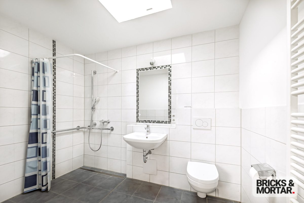 Immobilienangebot - Nürnberg - Alle - Seniorengerechte 2-Zimmerwohnung mit großer Dachterrasse für Eigennutz oder Kapitalanlage