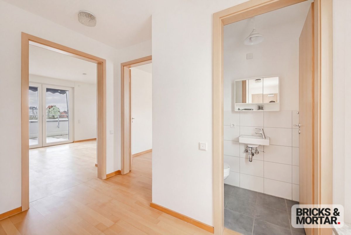 Immobilienangebot - Nürnberg - Alle - Seniorengerechte 2-Zimmerwohnung mit großer Dachterrasse für Eigennutz oder Kapitalanlage