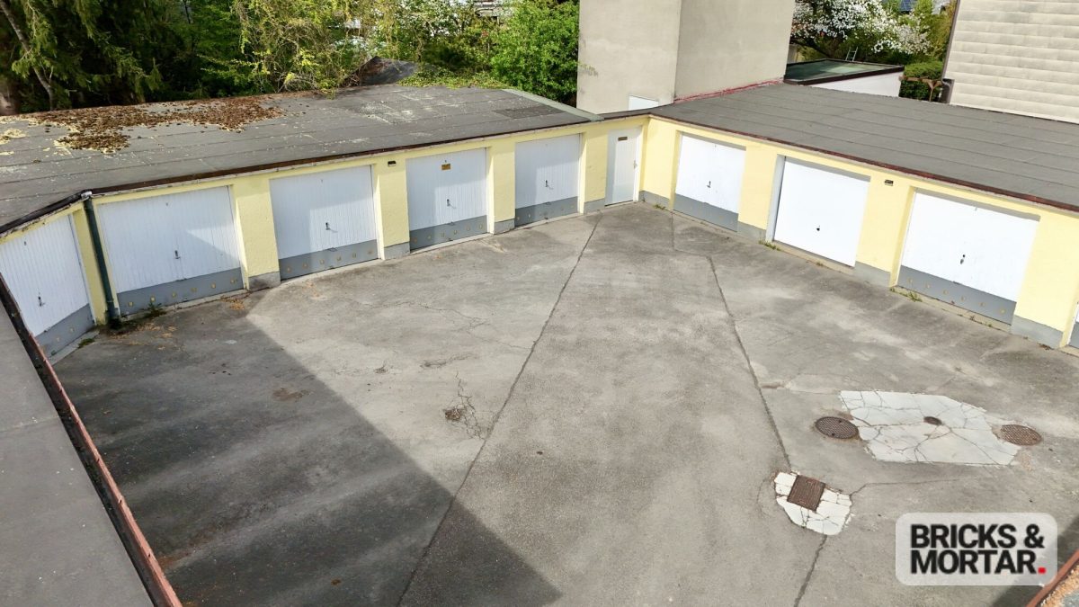 Immobilienangebot - Augsburg / Hochzoll-Süd - Grundstücke - Garagenhof in Augsburg-Hochzoll – 12 Einheiten mit stabilem Cashflow & Mietsteigerungspotenzial