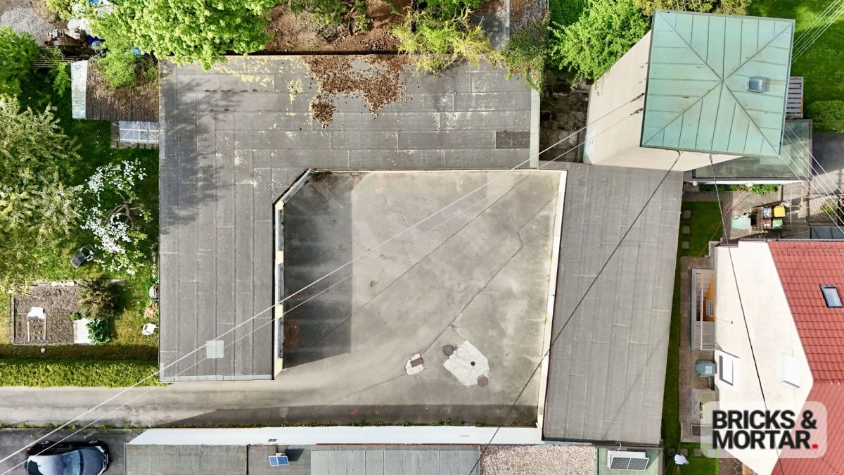 Immobilienangebot - Augsburg / Hochzoll-Süd - Grundstücke - Garagenhof in Augsburg-Hochzoll – 12 Einheiten mit stabilem Cashflow & Mietsteigerungspotenzial