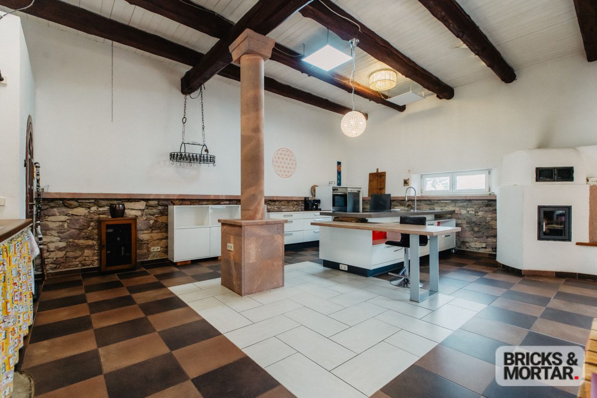 Immobilienangebot - Colditz - Alle - Historischer Vierseithof – Stilvolles Haupthaus mit Einliegerwohnung und Entwicklungsmöglichkeiten