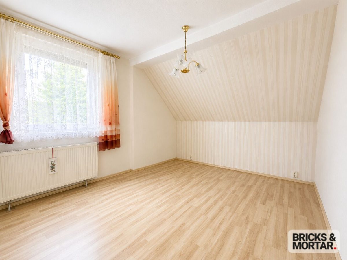 Immobilienangebot - Wilkau-Haßlau - Alle - Zwei Häuser – vielfältige Möglichkeiten für Familien & Generationen