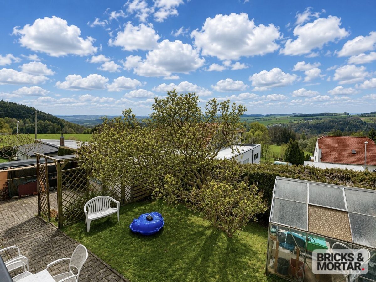 Immobilienangebot - Wilkau-Haßlau - Alle - Zwei Häuser – vielfältige Möglichkeiten für Familien & Generationen