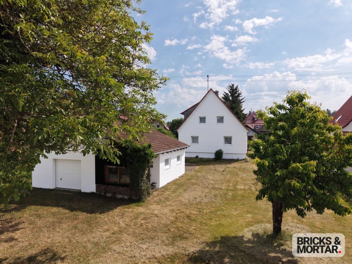 Immobilienangebot - Illertissen / Jedesheim - Alle - Gelegenheit in Jedesheim: Solides Einfamilienhaus zur direkten Übernahme – Jetzt Potenzial sichern!