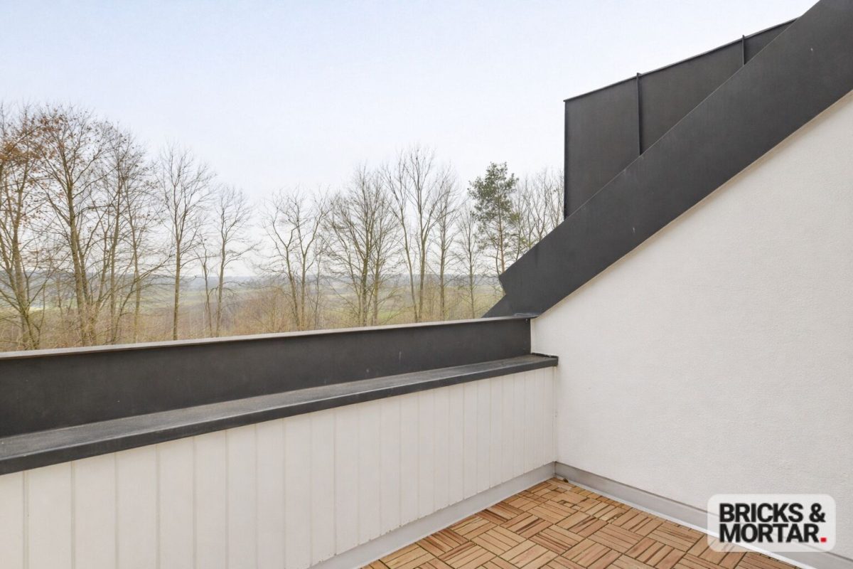 Immobilienangebot - Königsbrunn - Alle - Helle Dachgeschosswohnung mit Loggia & Tiefgaragenstellplatz – sofort bezugsfrei