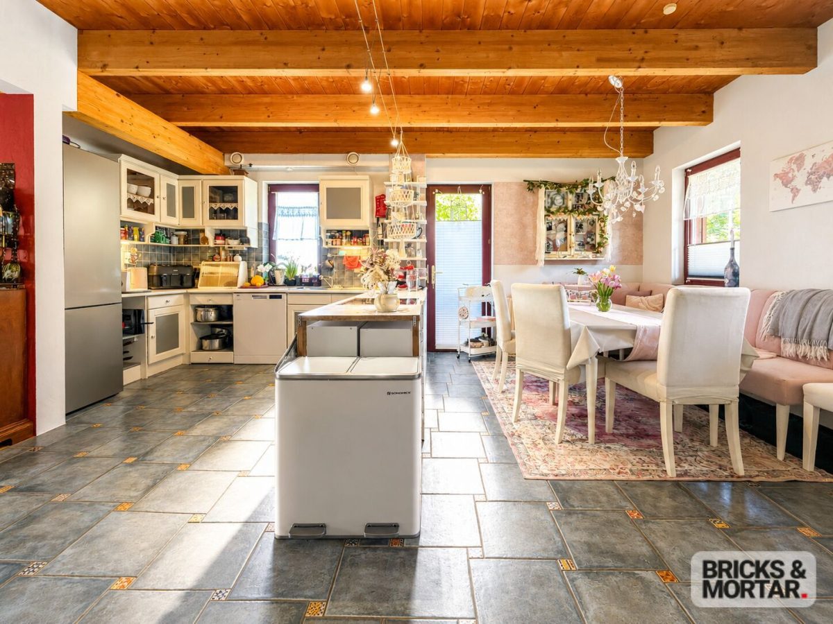 Immobilienangebot - Nieste - Alle - Großes Einfamilienhaus 
mit traumhaften Garten