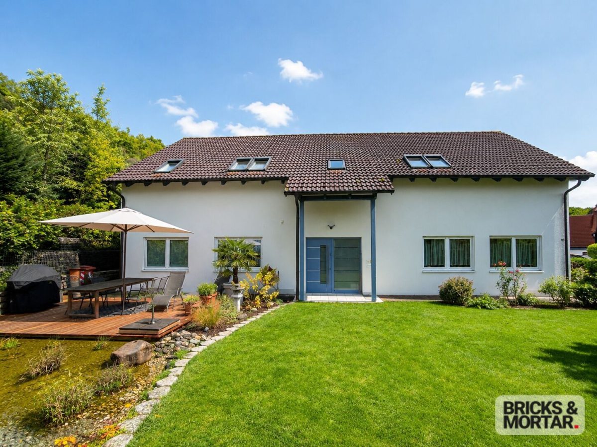 Immobilienangebot - Zusmarshausen - Alle - Arbeiten und Wohnen unter einem Dach!
Vielseitige Immobilie mit Top-Anbindung an die A8