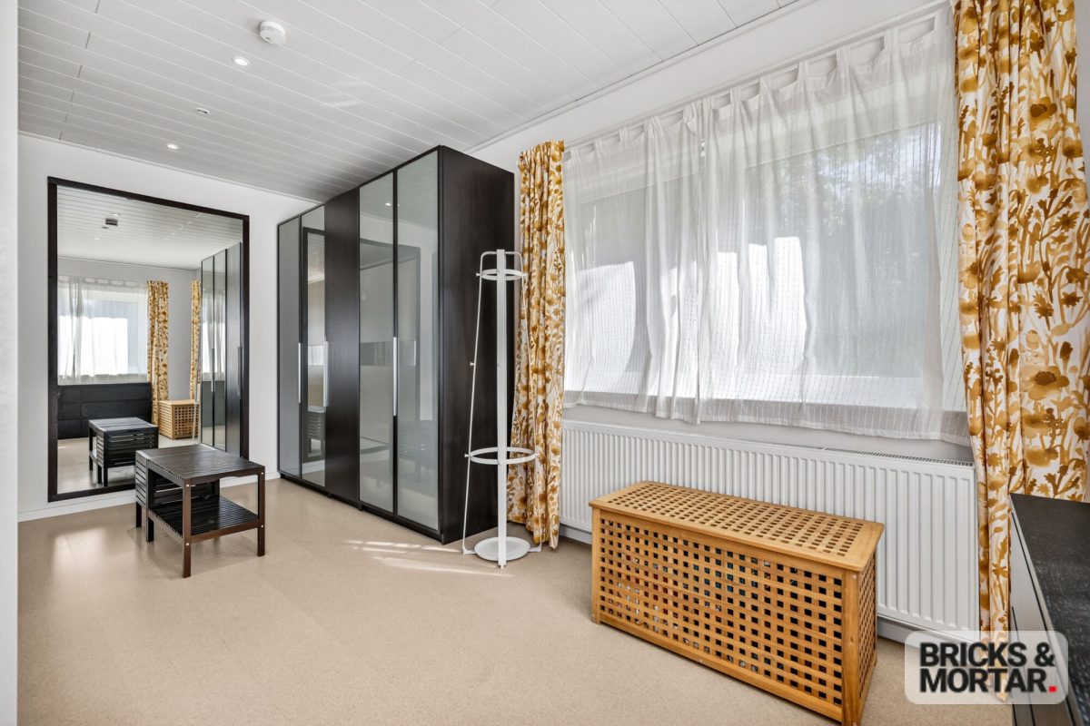 Immobilienangebot - Zusmarshausen - Alle - Arbeiten und Wohnen unter einem Dach!
Vielseitige Immobilie mit Top-Anbindung an die A8