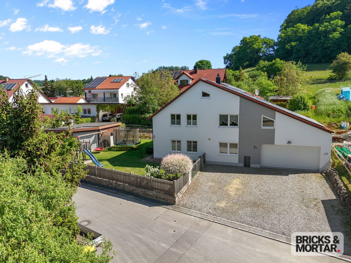 Immobilienangebot - Zusmarshausen - Alle - Arbeiten und Wohnen unter einem Dach!
Vielseitige Immobilie mit Top-Anbindung an die A8