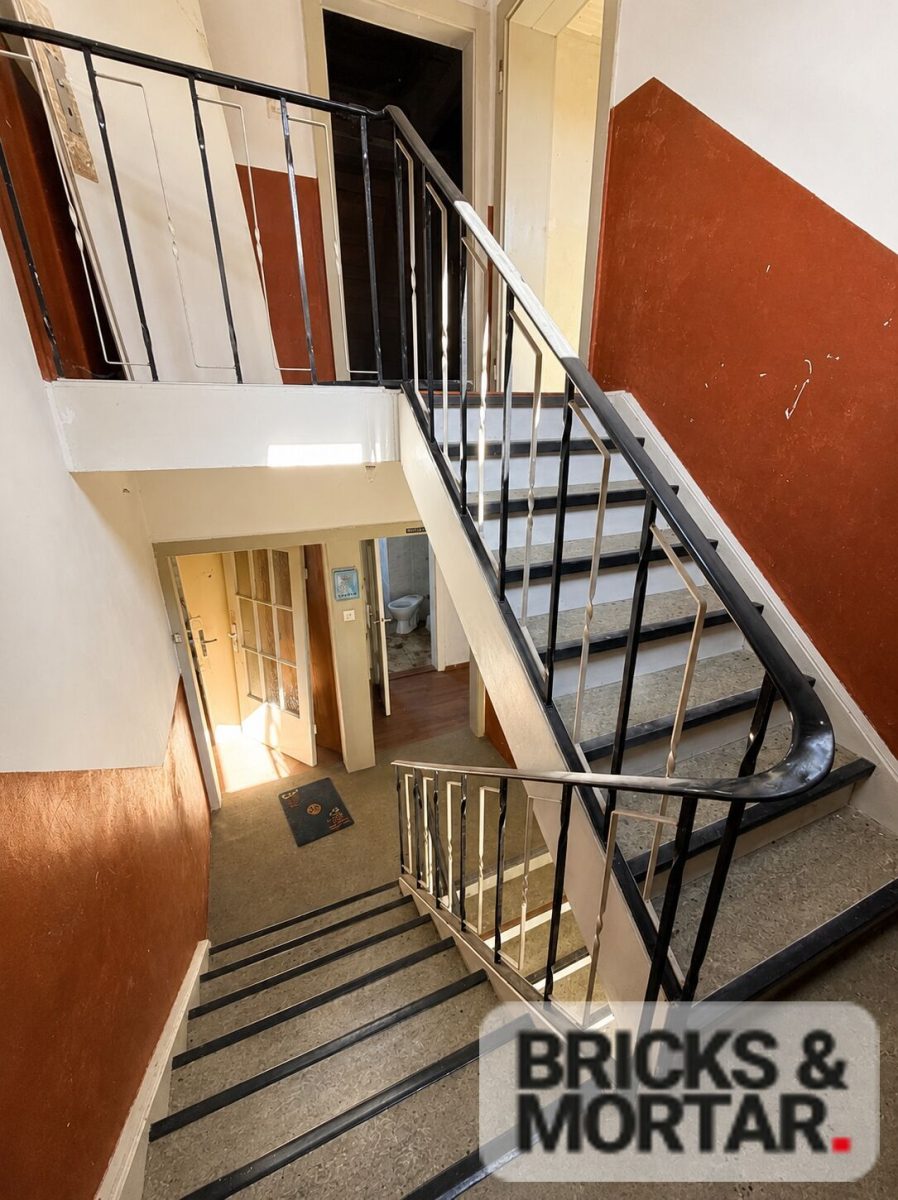 Immobilienangebot - Brand - Alle - Kapitalanlage mit Entwicklungspotenzial – Zwei Mehrfamilienhäuser auf großem Grundstück in Brand