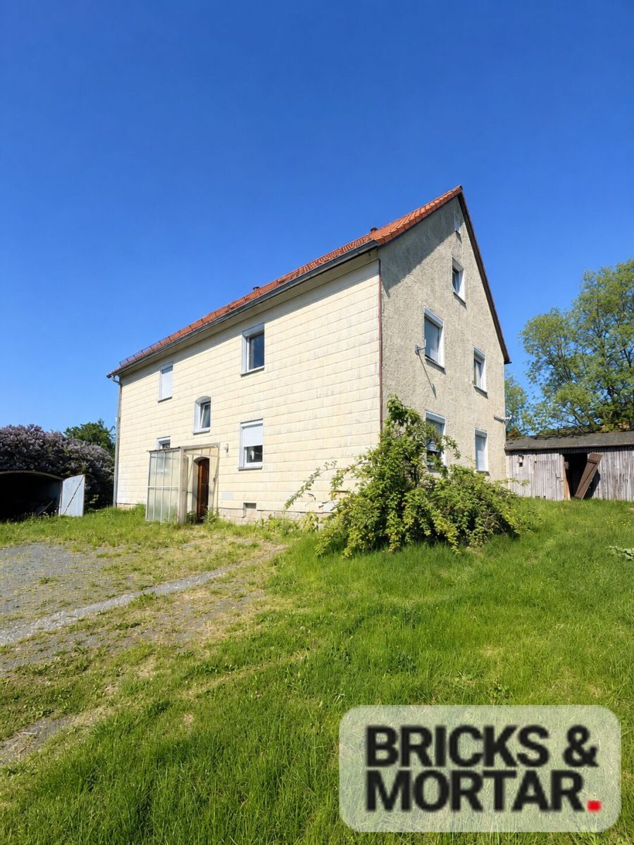 Immobilienangebot - Brand - Alle - Kapitalanlage mit Entwicklungspotenzial – Zwei Mehrfamilienhäuser auf großem Grundstück in Brand
