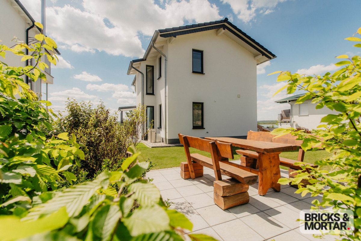 Immobilienangebot - Neukieritzsch - Alle - Außergewöhnliches Ferienhaus in hochwertiger Bauweise – modernes Wohnen auf höchstem Niveau