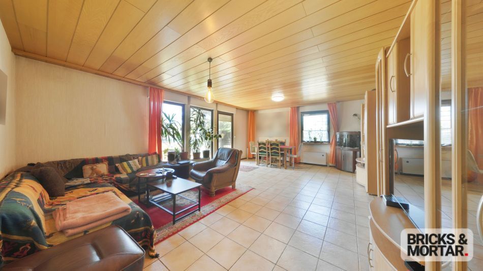 Immobilienangebot - Adelsried - Alle - Großzügiges freistehendes Einfamilienhaus in ruhiger Wohnlage von Adelsried