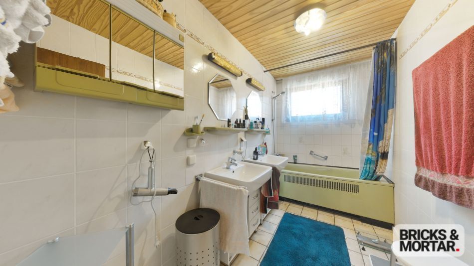 Immobilienangebot - Adelsried - Alle - Großzügiges freistehendes Einfamilienhaus in ruhiger Wohnlage von Adelsried