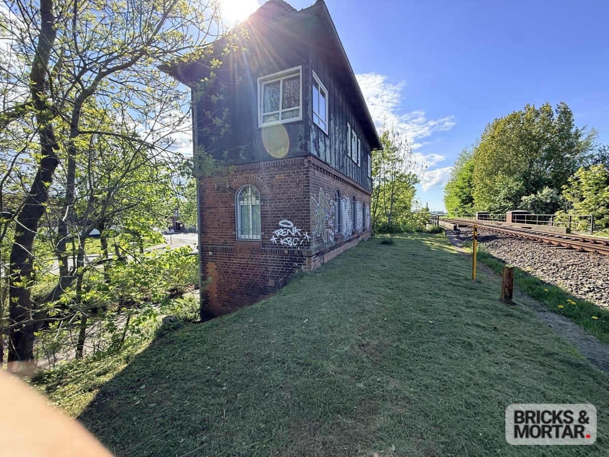 Immobilienangebot - Husum - Alle - Ehemaliges Stellwerk, Wohnen für Liebhaber