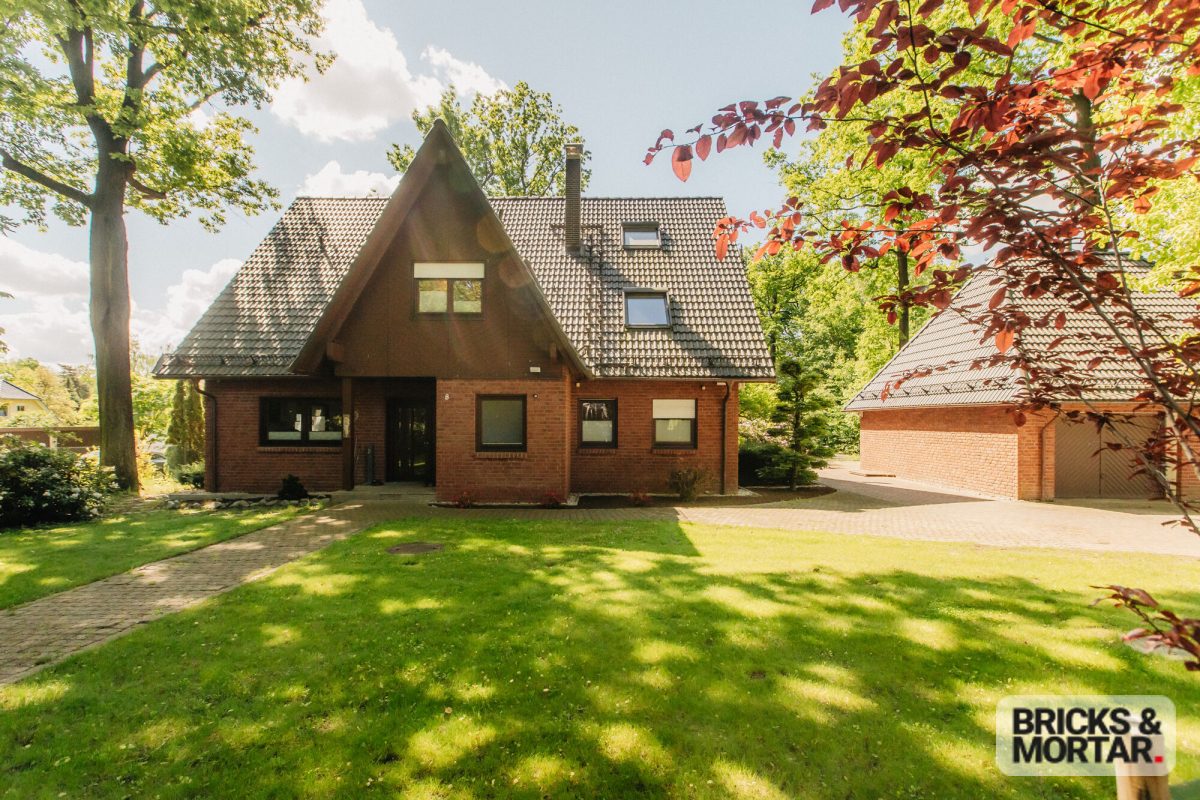 Immobilienangebot - Machern - Alle - Traumhafte Villa auf Solitär-Grundstück in idyllischer Lage mit Pool, Sauna & Gästehaus