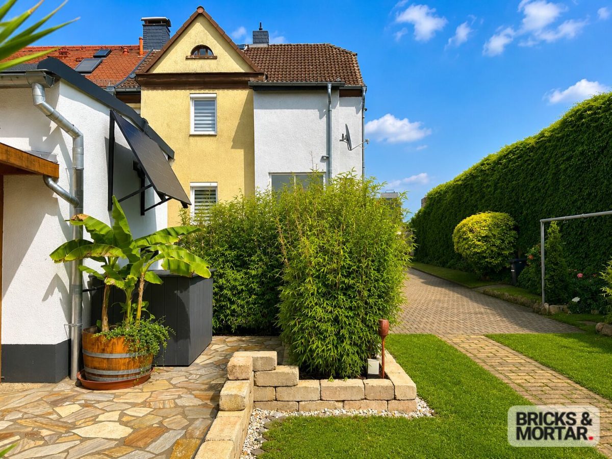 Immobilienangebot - Delitzsch - Alle - Liebevoll modernisierte Doppelhaushälfte mit Pool, Kamin und viel Platz zum Leben