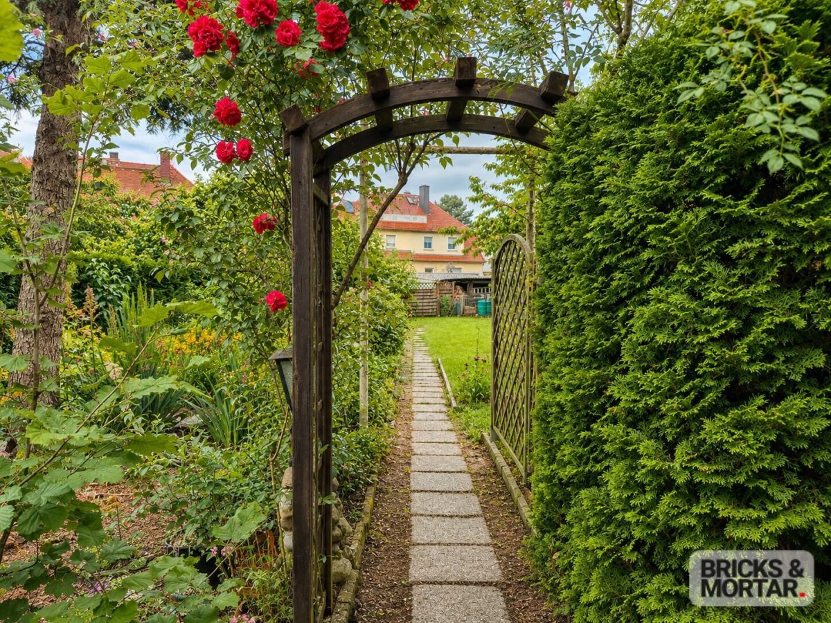 Immobilienangebot - Leipzig - Alle - Ein Zuhause mit Charakter: Einfamilienhaus mit viel Platz und großem Garten