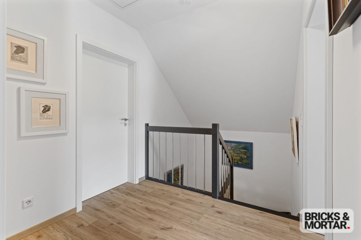 Immobilienangebot - Jettingen-Scheppach / Freihalden - Alle - Leben, wo andere zur Ruhe kommen.
Energieeffizienz A+ · Wärmepumpe · Doppelgarage · 645m² Grundstück