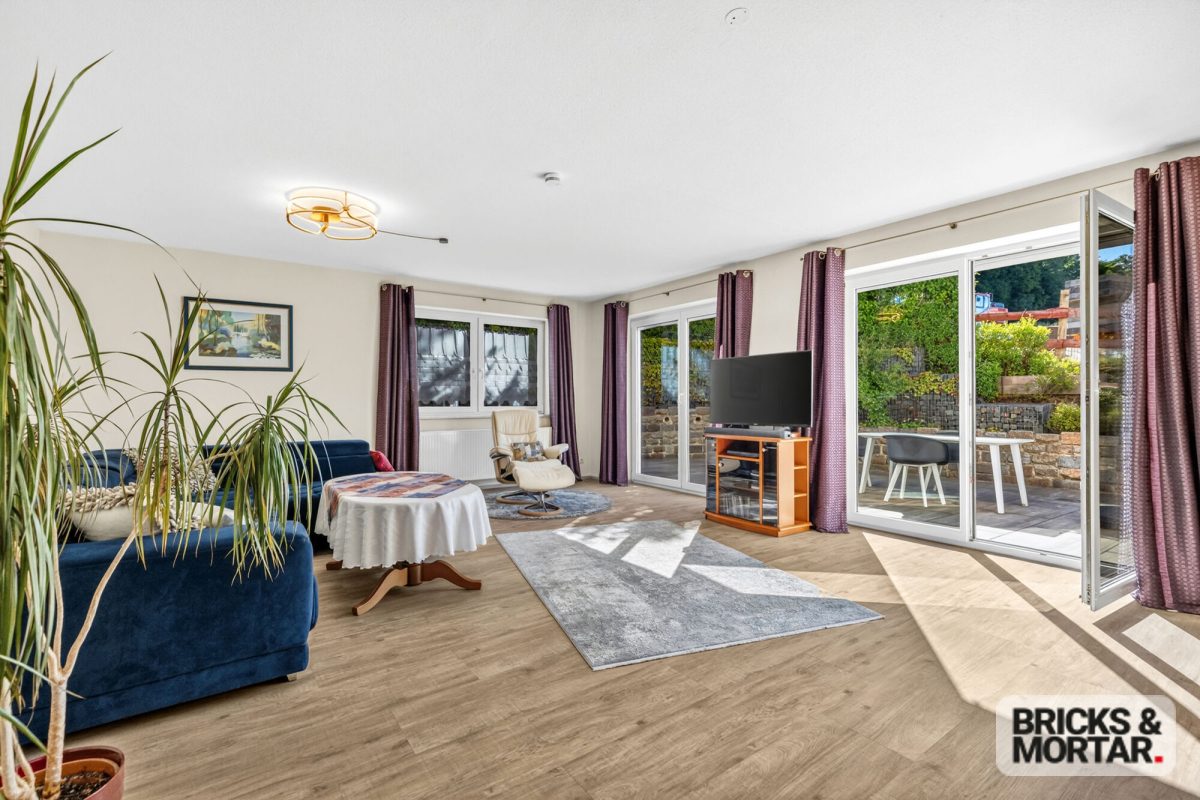 Immobilienangebot - Zusmarshausen - Alle - Arbeiten und Wohnen unter einem Dach!
Vielseitige Immobilie mit Top-Anbindung an die A8