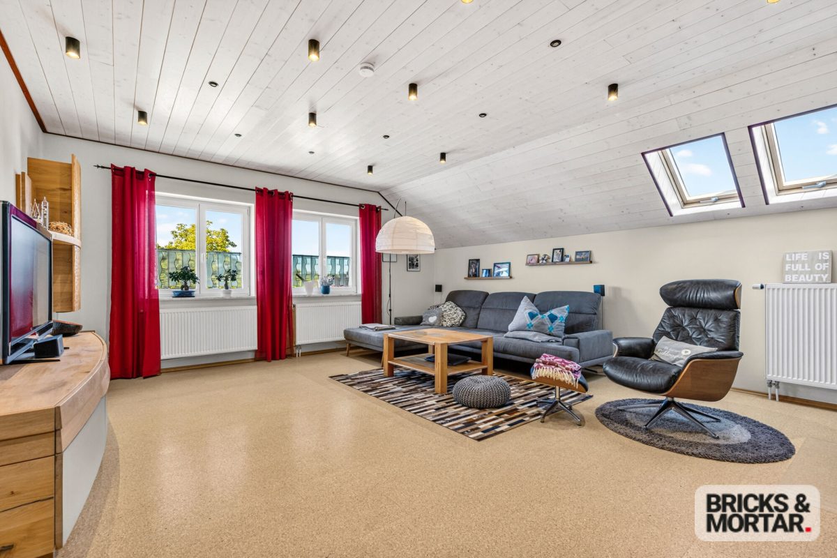 Immobilienangebot - Zusmarshausen - Alle - Arbeiten und Wohnen unter einem Dach!
Vielseitige Immobilie mit Top-Anbindung an die A8