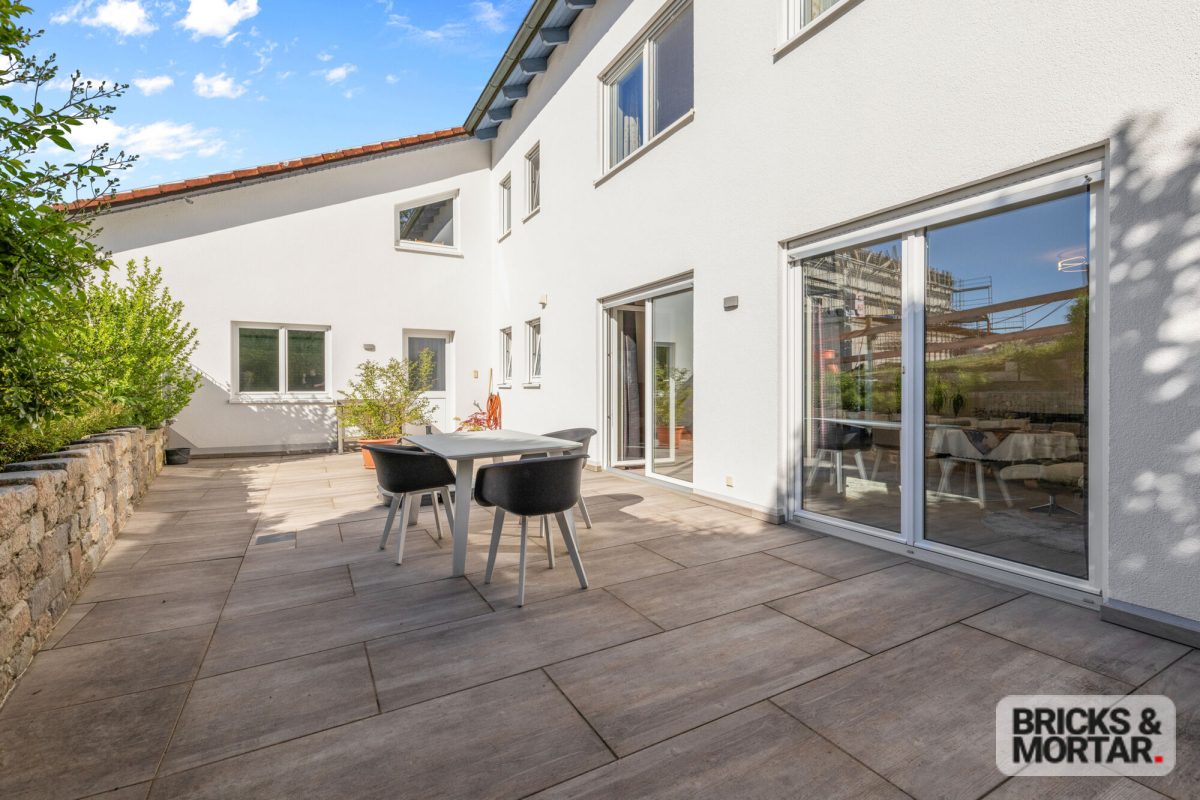 Immobilienangebot - Zusmarshausen - Alle - Arbeiten und Wohnen unter einem Dach!
Vielseitige Immobilie mit Top-Anbindung an die A8
