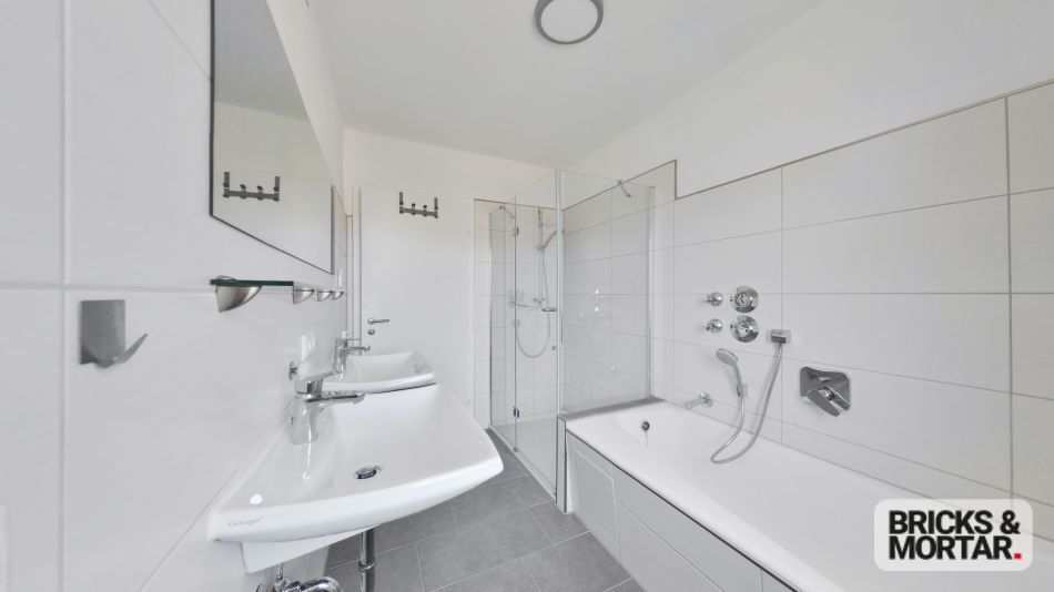 Immobilienangebot - Aystetten - Alle - Geräumiges, energetisch saniertes Zweifamilienhaus mit Ausbaureserve und großzügigem Garten